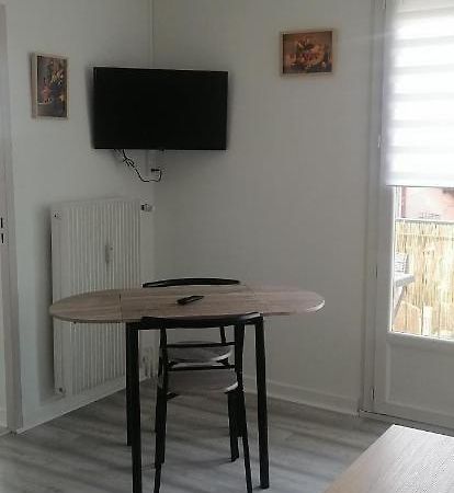Appartement Avec Balcon Et Parking Prive Roanne Ngoại thất bức ảnh