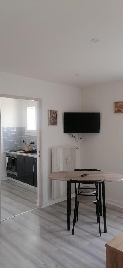 Appartement Avec Balcon Et Parking Prive Roanne Ngoại thất bức ảnh